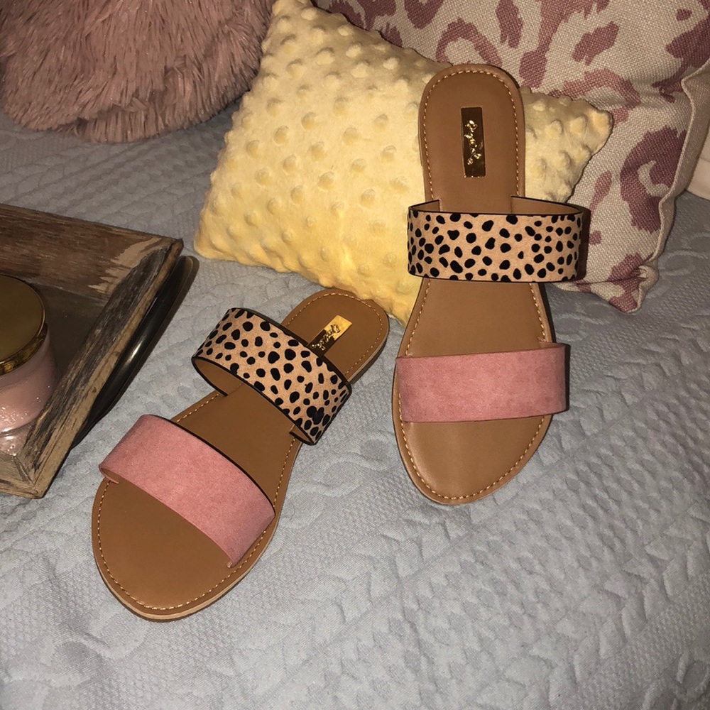 ❗️LAST PAIR❗️Cheetah/ ash rose 2 band slide sandal - Picture 5 of 6